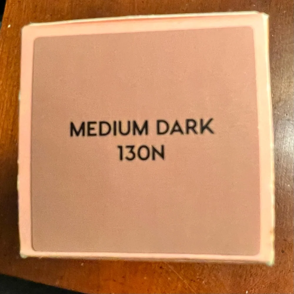 Colourpop Pretty Fresh Hyaluronic Hydrating Foundation Medium‎ Dark 130N